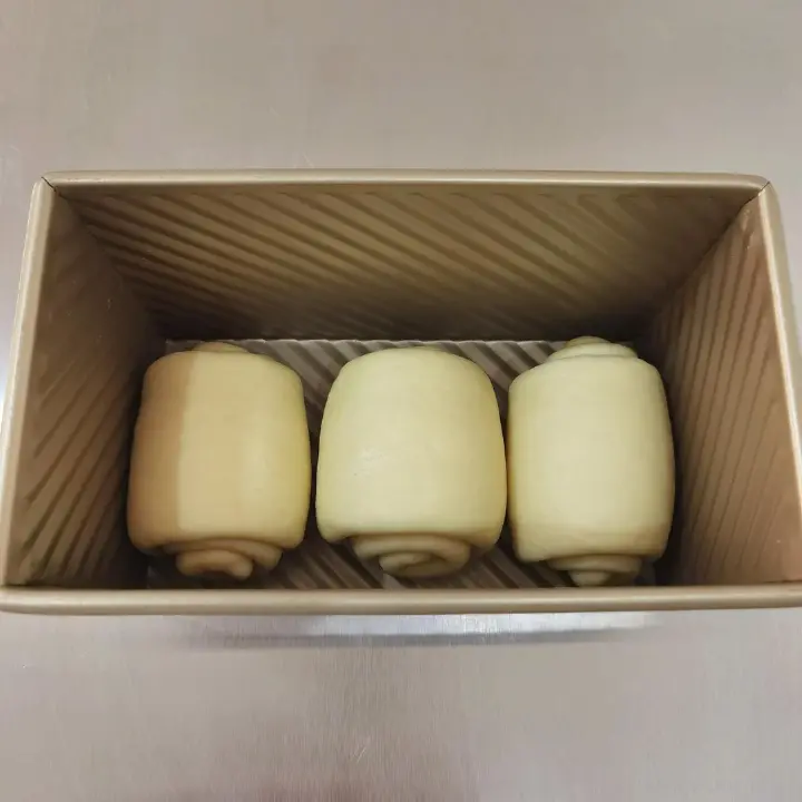 一次发酵牛奶吐司 第 16 步