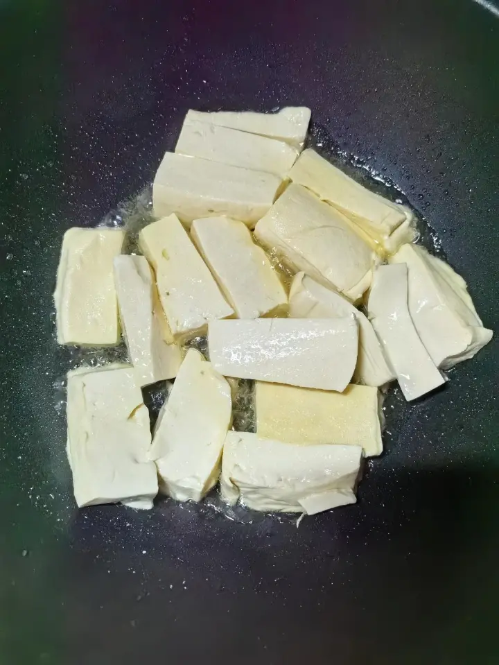 青椒烧豆腐 第 1 步