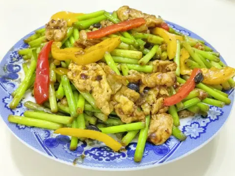 蒜苔炒鸡蛋