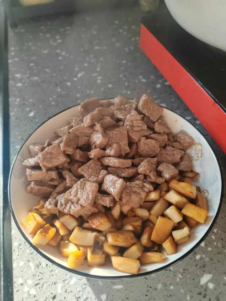 黑椒杏鲍菇牛肉粒 第 11 步