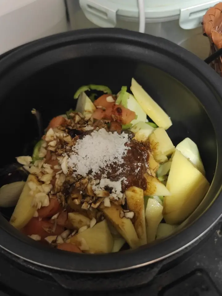 高压锅土豆烧茄子 第 5 步