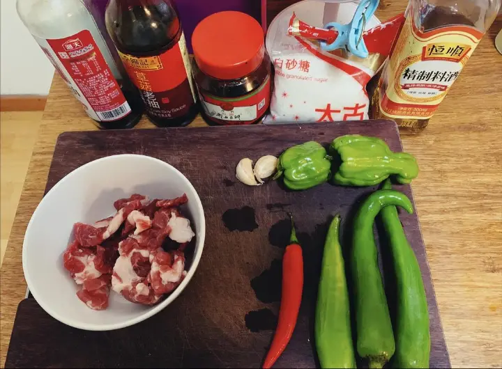 家常小炒肉 第 1 步