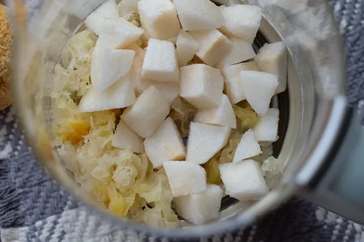 雪梨银耳汤与红枣莲子银耳羹 第 2 步