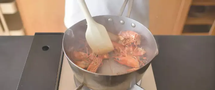 鲜虾粉丝煲 第 2 步