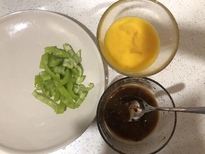 酱炒鸡蛋 第 1 步