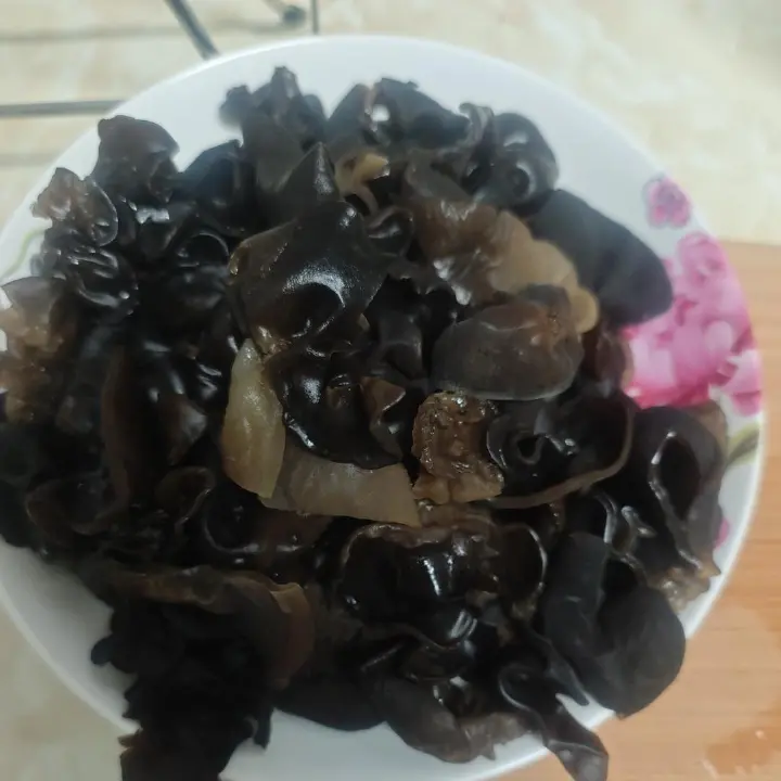 豆腐木耳炒肉 第 1 步