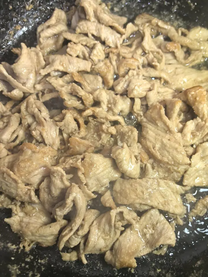 麻椒炒肉 第 5 步