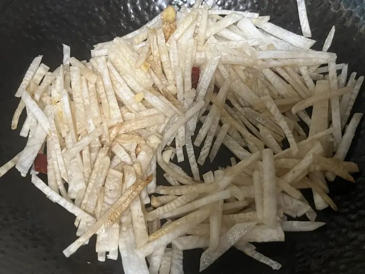 萝卜丝炒牛肉 第 3 步
