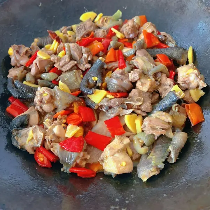 蚕豆米烧乌鸡 第 7 步
