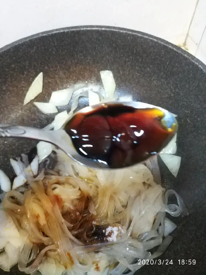 粉条鸡蛋炒洋葱 第 7 步