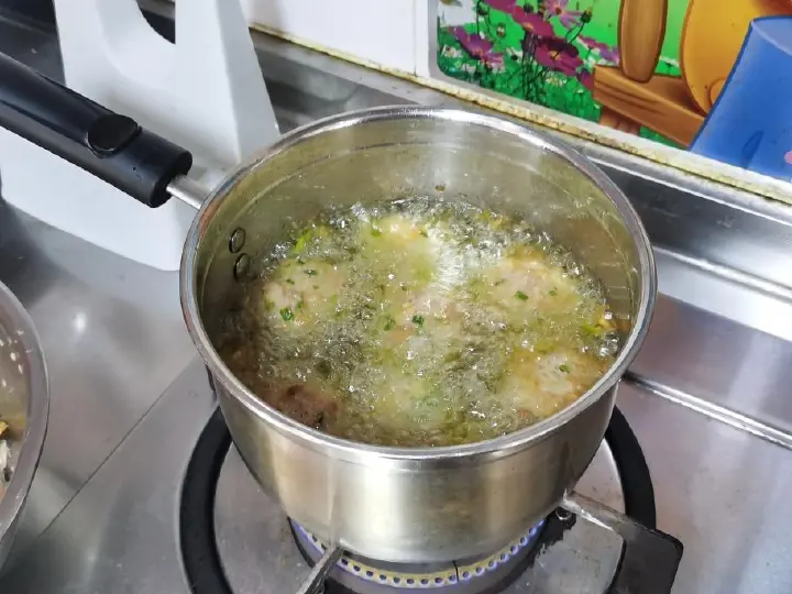 香葱小肉圆 第 7 步