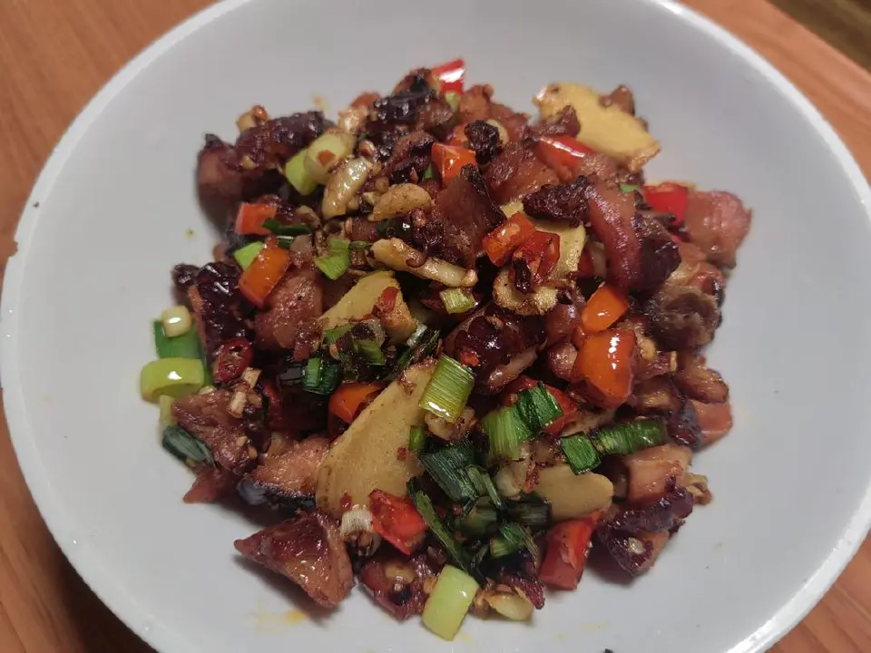 小炒腊翅成品图