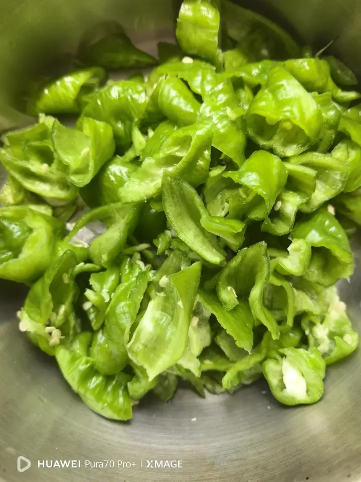 尖椒炒鸡蛋 第 3 步