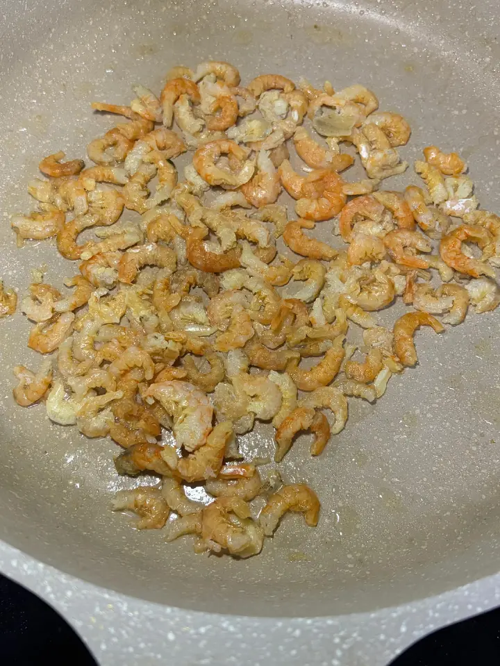 韭菜花炒虾米 第 5 步