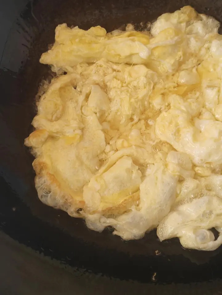 西红柿炒鸡蛋 第 7 步