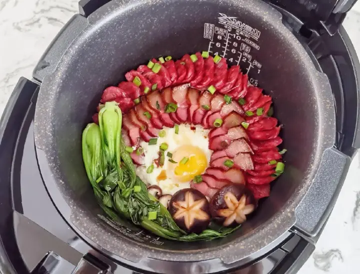 双拼腊味煲仔饭 第 14 步