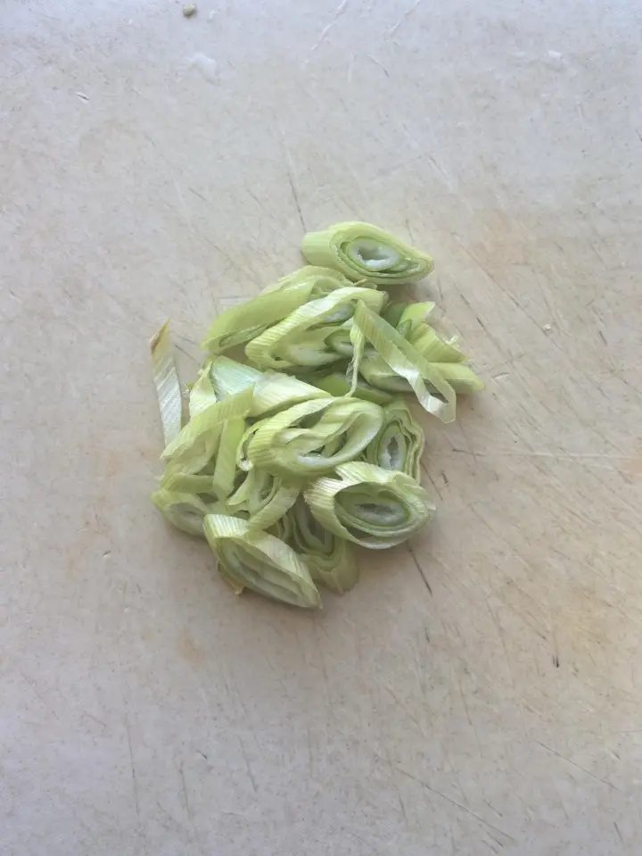 辣椒炒拆骨肉 第 2 步