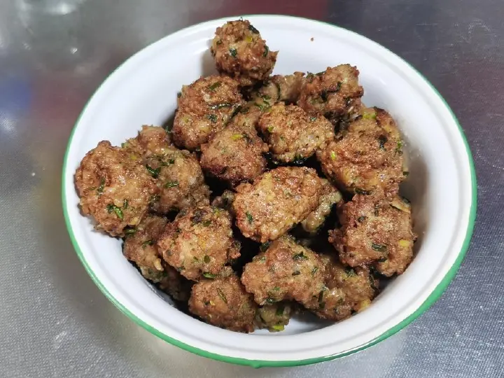 香葱小肉圆 第 11 步