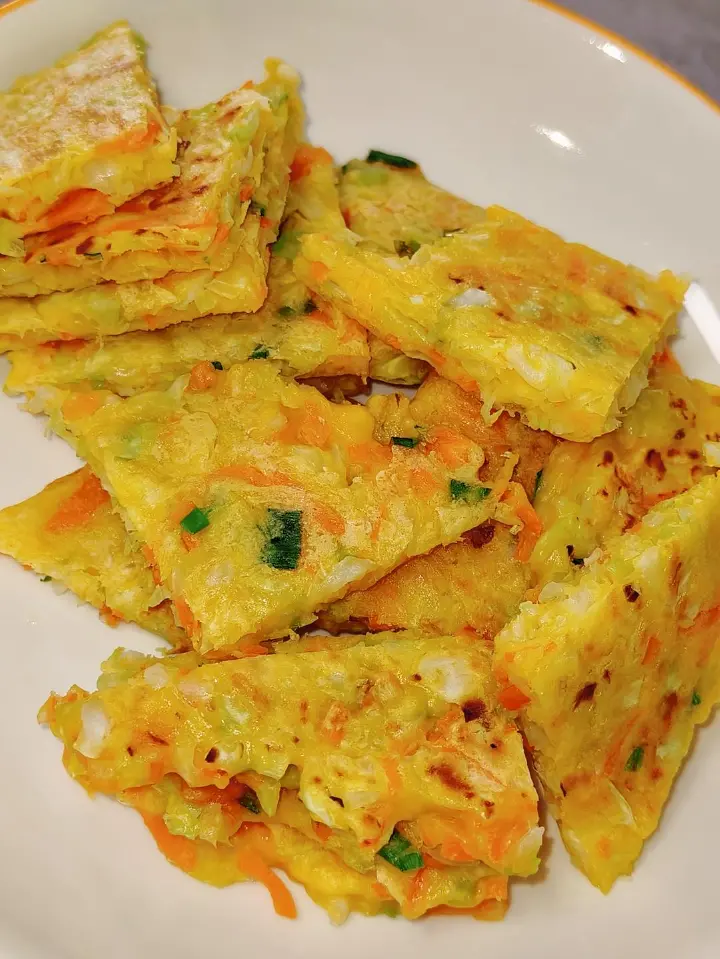包心菜胡萝卜鸡蛋饼 第 1 步