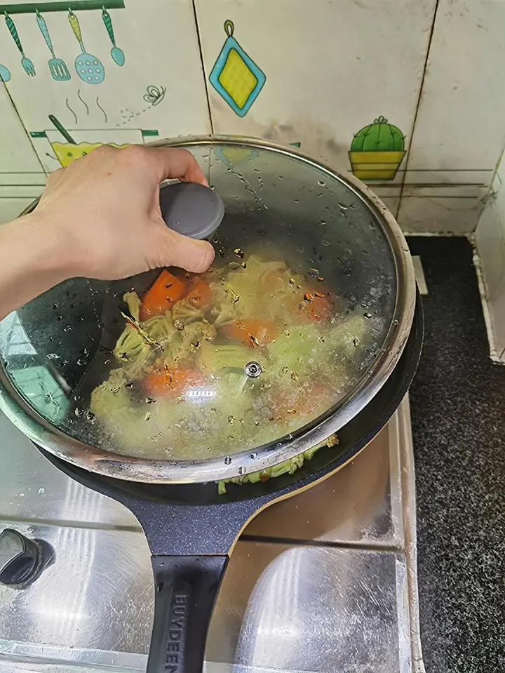 泰式甜辣酱炒花菜 第 7 步