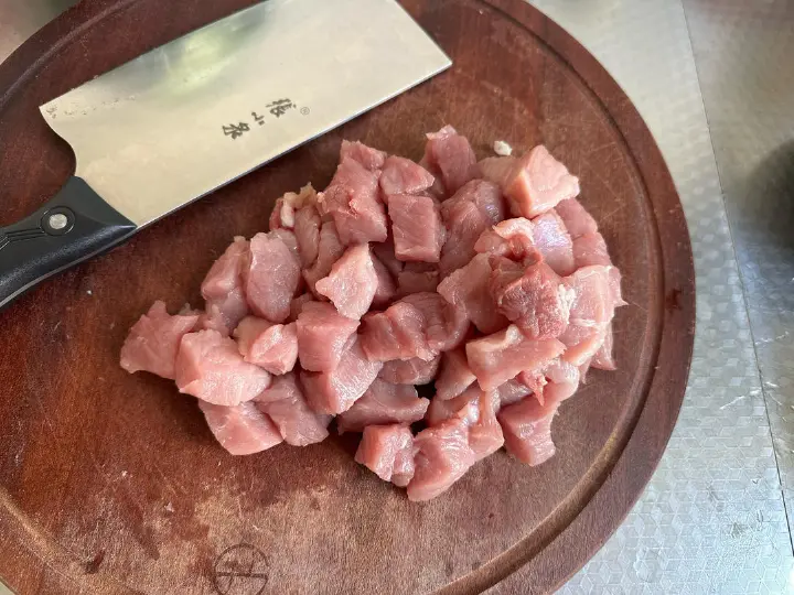 猪肉白菜炖粉条 第 1 步