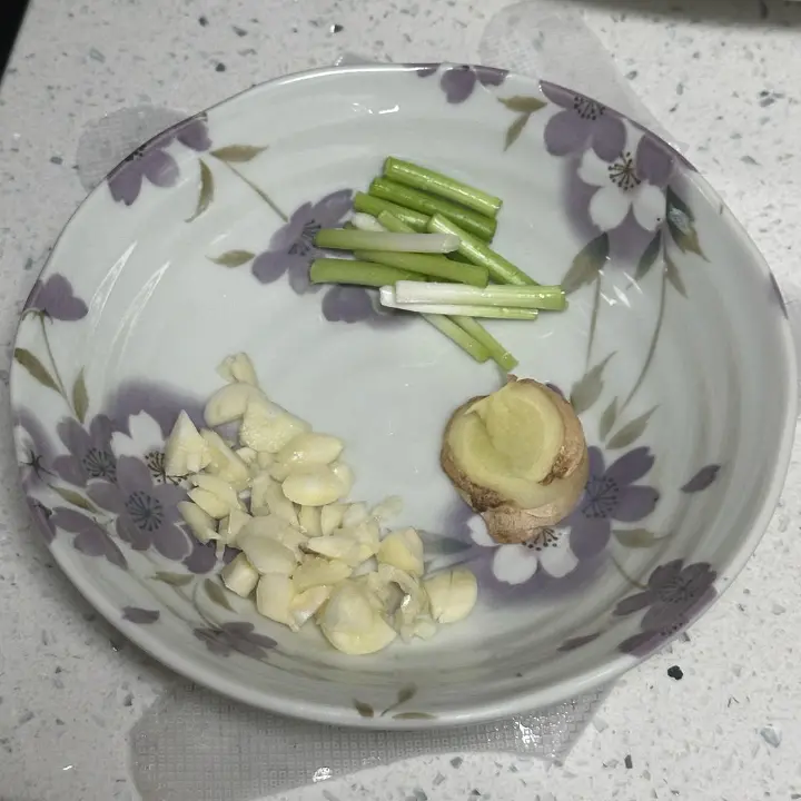 包菜炒肉片 第 2 步