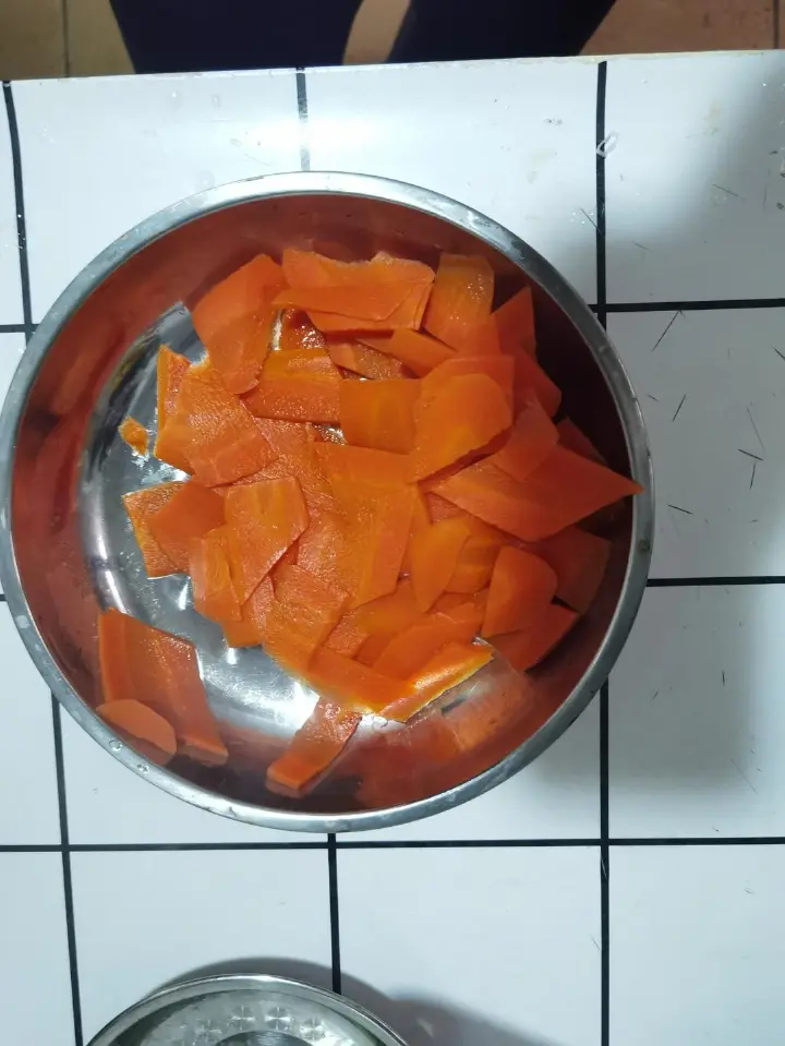 胡萝卜炒肉片 第 7 步