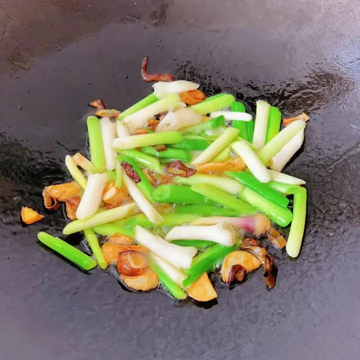 酸辣椒炒猪肝 第 7 步