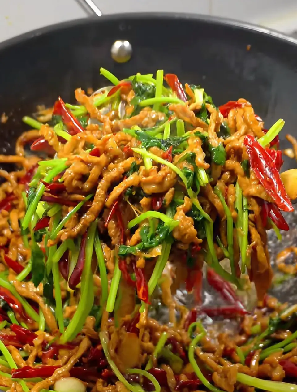 香辣肉丝成品图