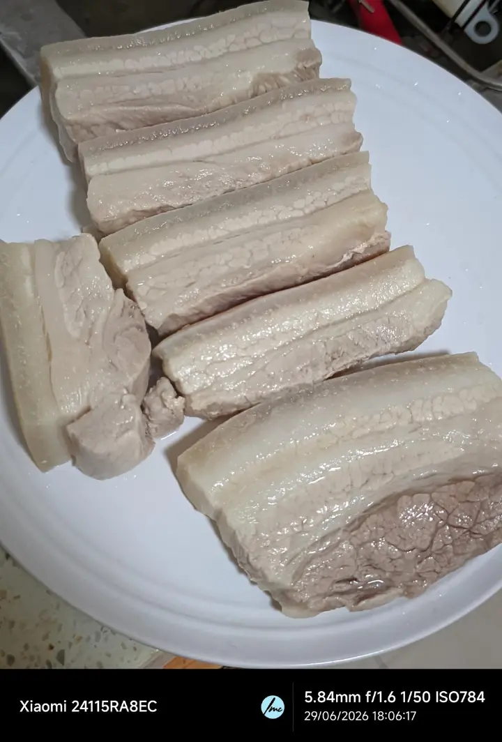 微波炉快手卤肉饭红烧肉 第 1 步