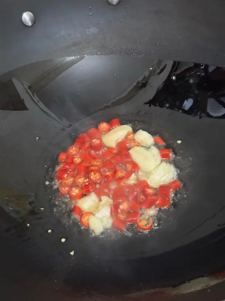 辣椒炒肉 第 3 步