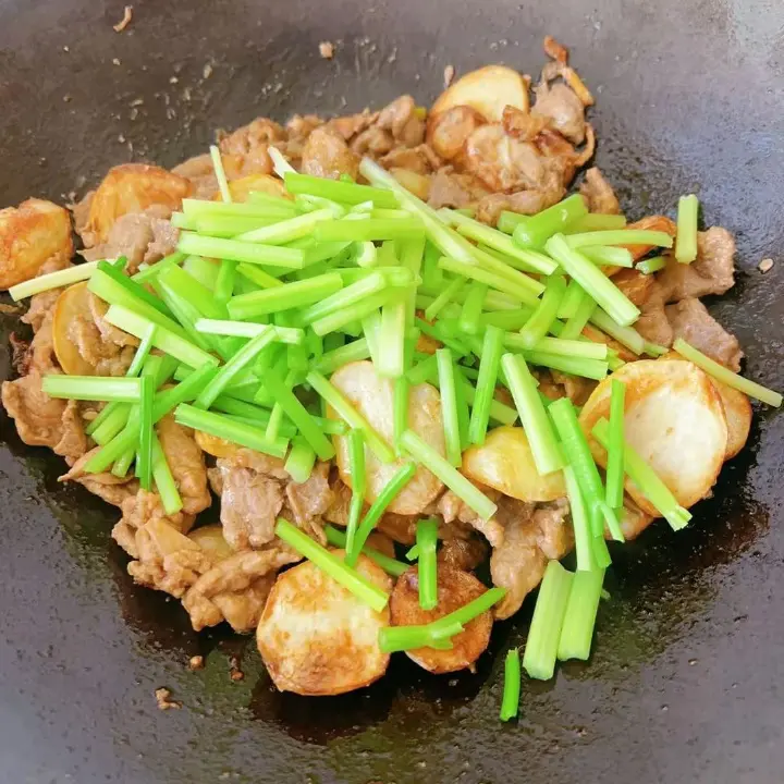 芋头炒猪肉 第 11 步