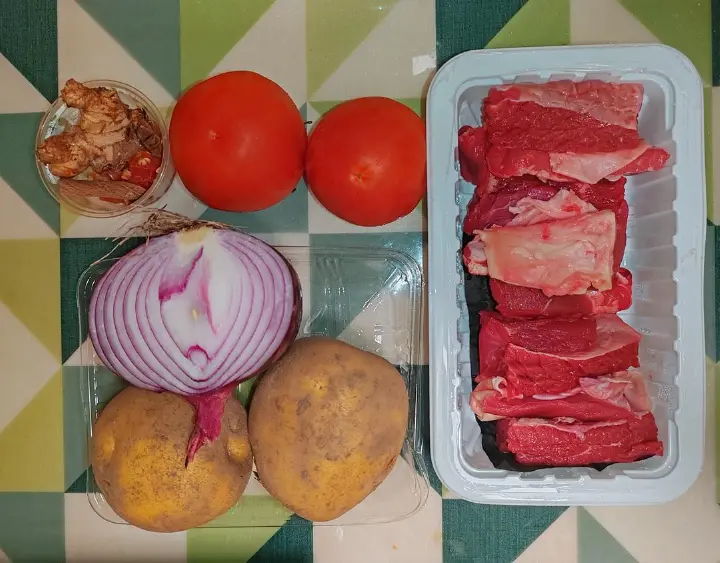 番茄土豆炖牛腩 第 1 步