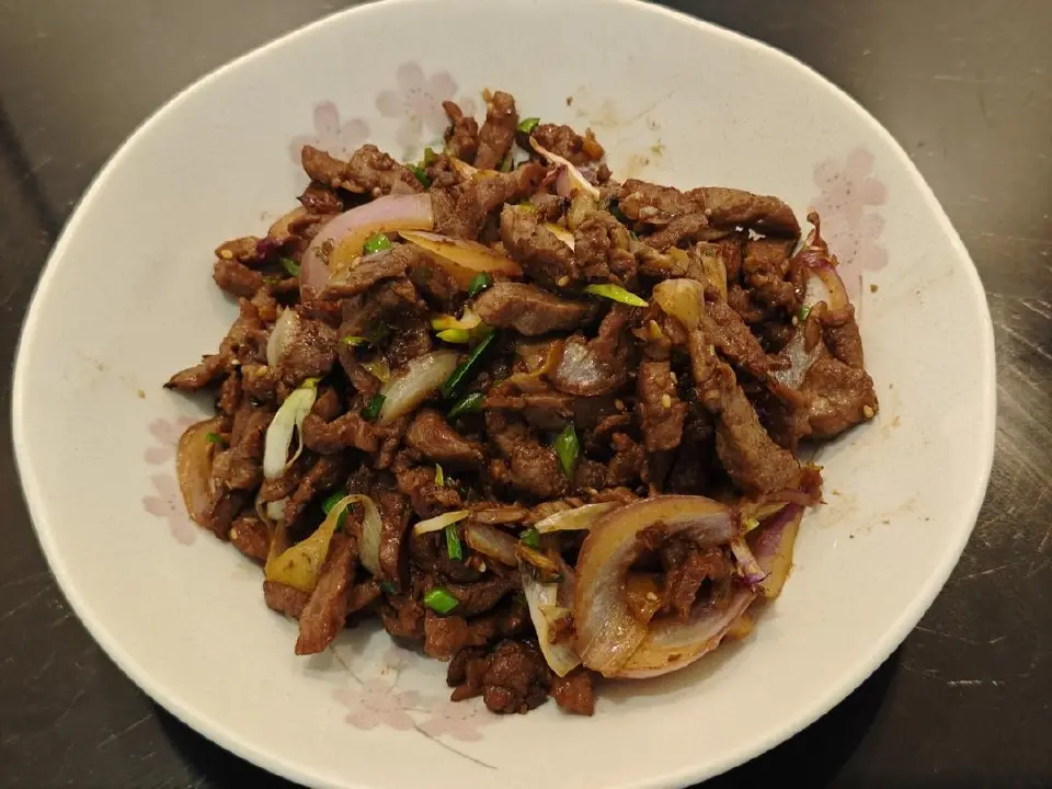 炒牛里脊丝成品图