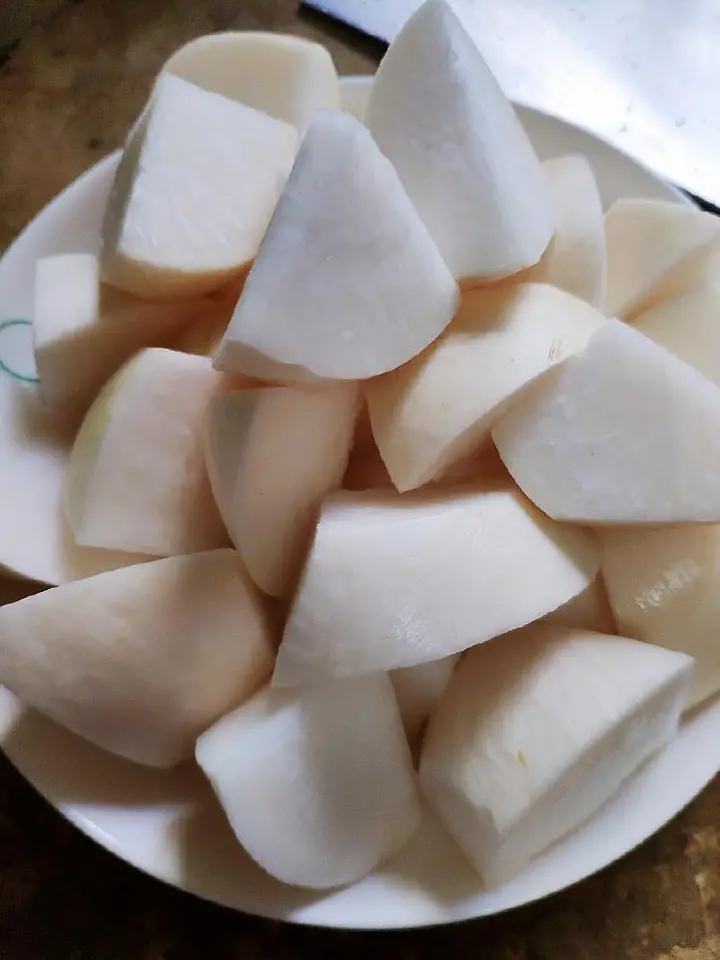 萝卜炖排骨 第 1 步
