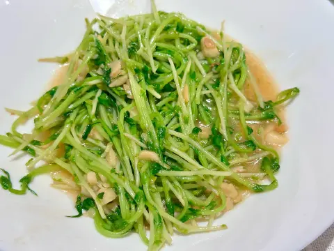 蒜蓉豆苗