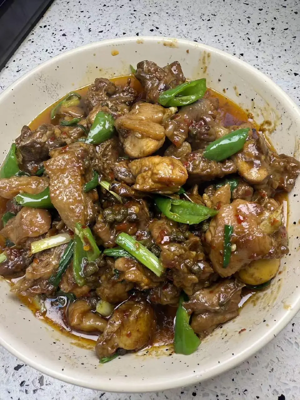 青花椒炒鸡成品图