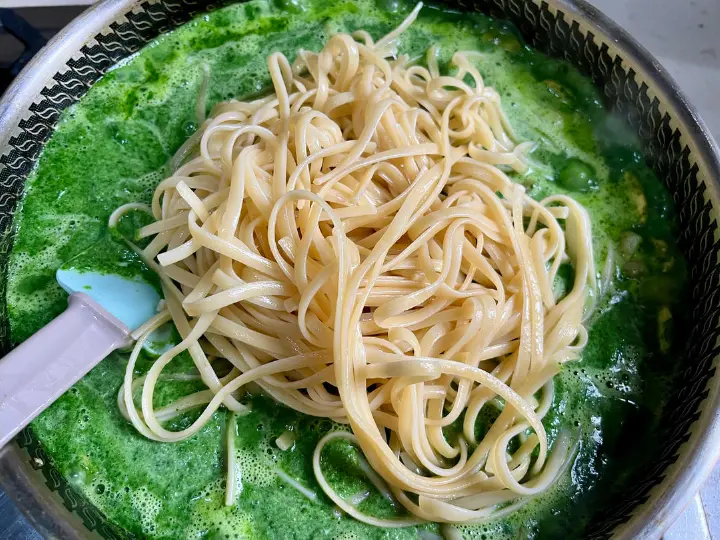 奶油菠菜蘑菇大虾意面 第 13 步