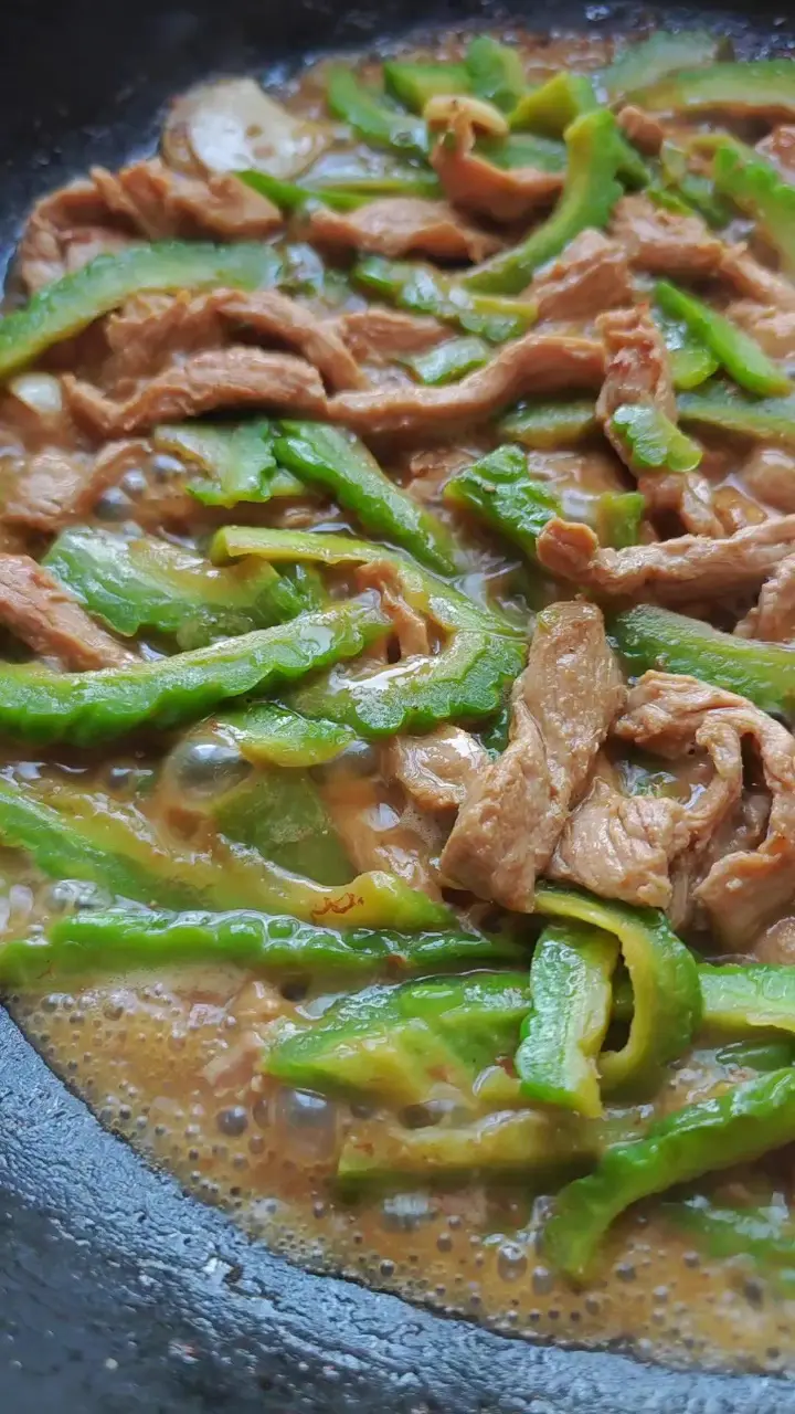 苦瓜炒肉 第 8 步