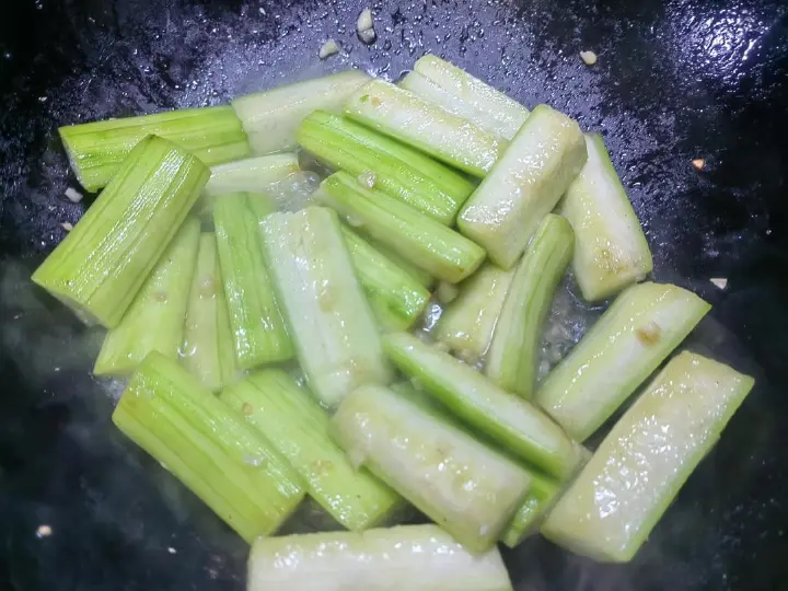 腐竹烧丝瓜 第 4 步