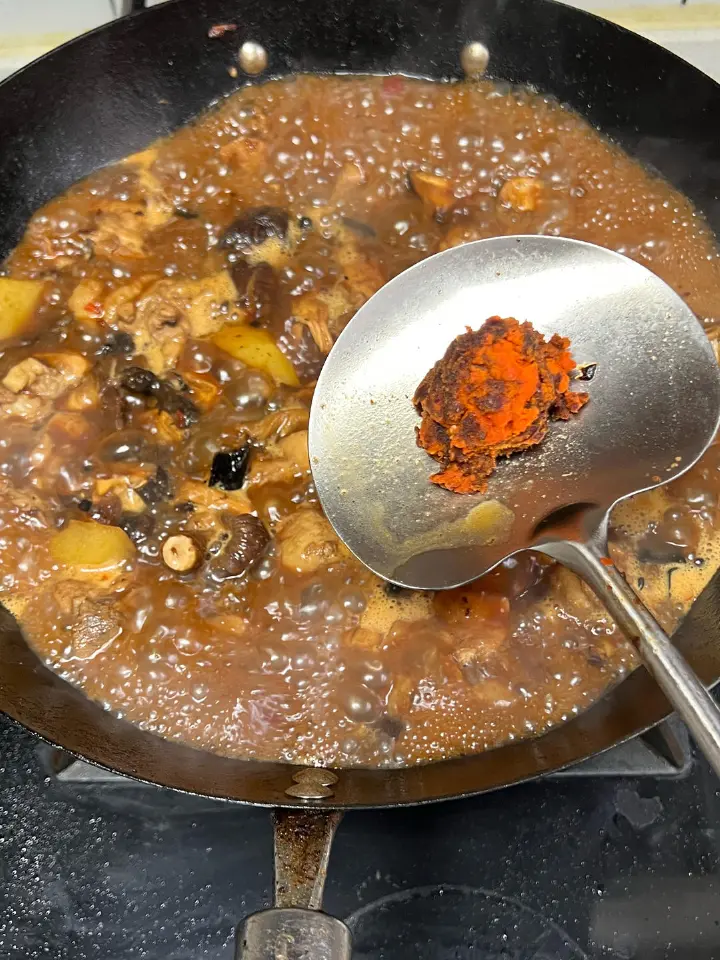 榛蘑土豆青椒炒鸡块 第 11 步