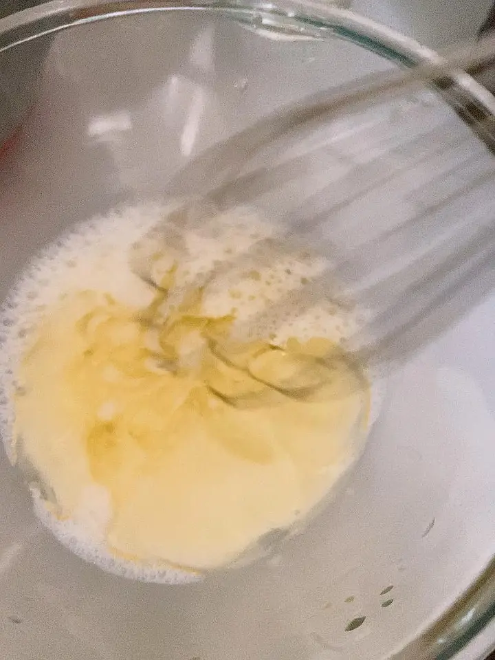 六寸戚风蛋糕 第 1 步