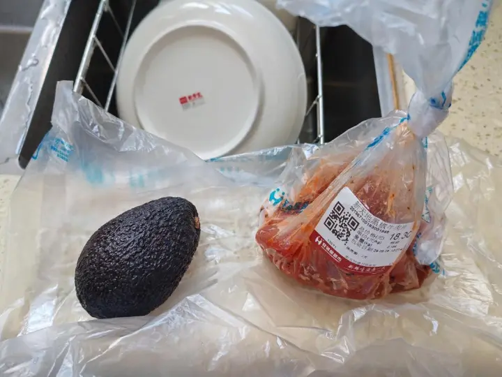 牛油果炒牛肉片 第 1 步