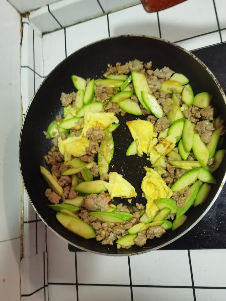 西葫芦炒肉蛋 第 9 步