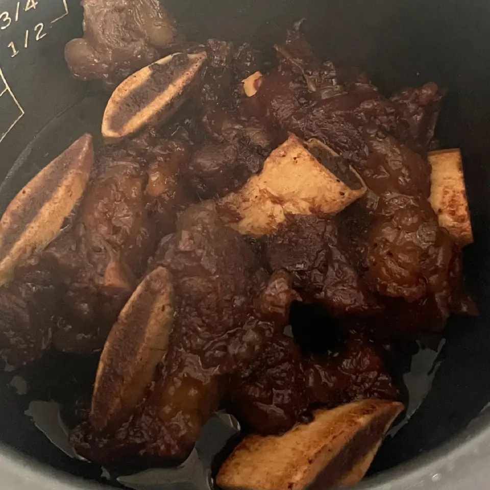 电饭煲红烧牛排骨成品图