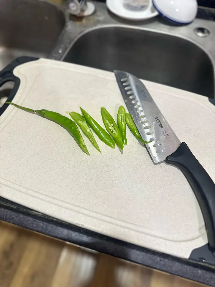 辣椒炒肉 第 2 步