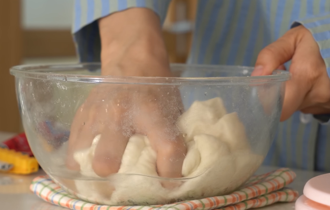 自制冷冻披萨饼底 第 4 步