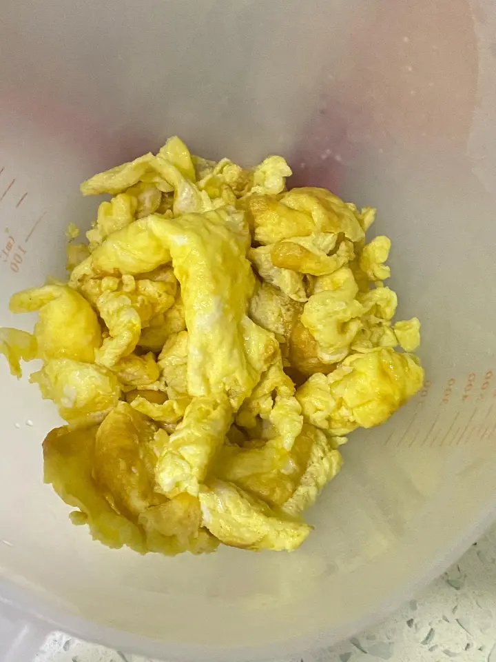 莴笋木耳炒鸡蛋 第 3 步