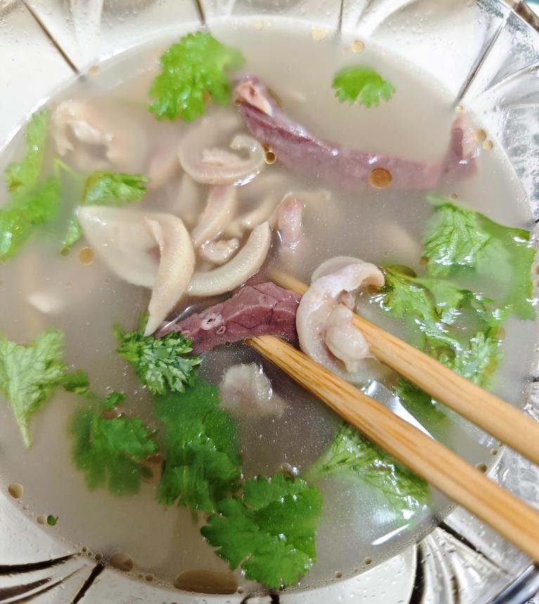 家常羊杂汤成品图