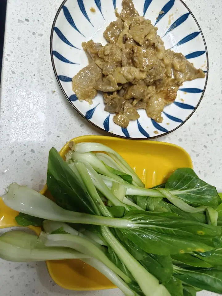 上海青炒肉片 第 1 步